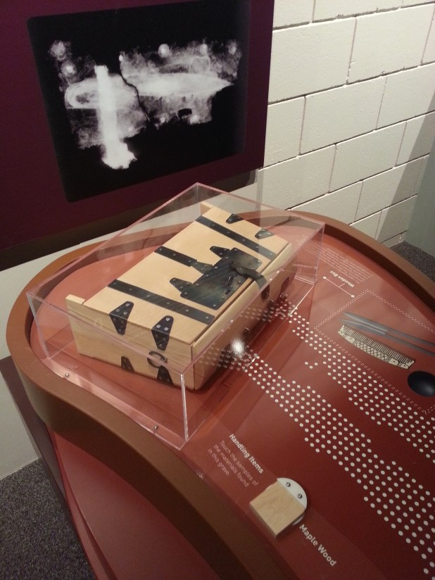 The iron bound maplewood box on the Grave 1 plinth